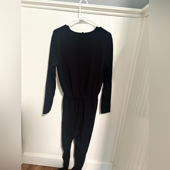 Lou & Grey LOFT Signature Soft-Blend Crossover Jumpsuit M Black Comfy Effortless - Picture 2 of 3